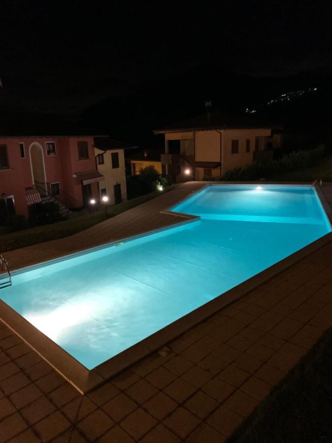 Villa Mirella: Casa Vista Lago Con Piscina Рива ди Солто Екстериор снимка